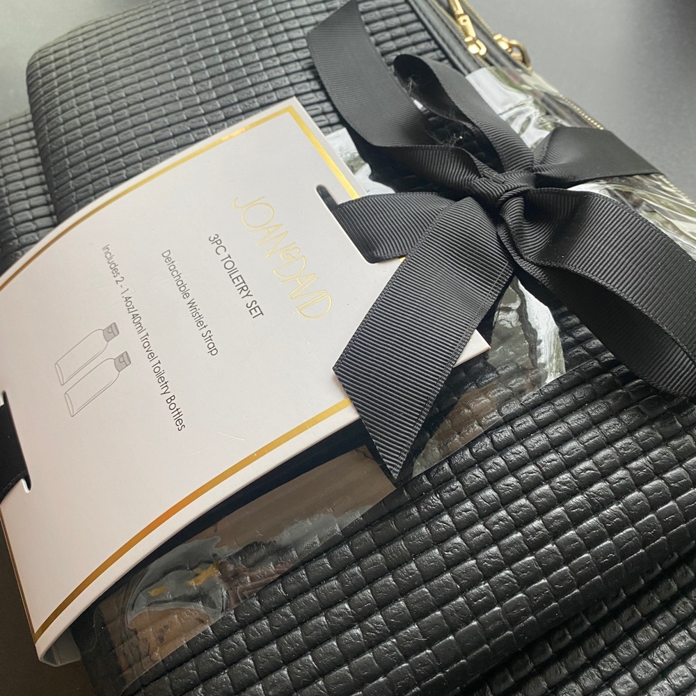 Joan & David 3 Pc Toiletry Set